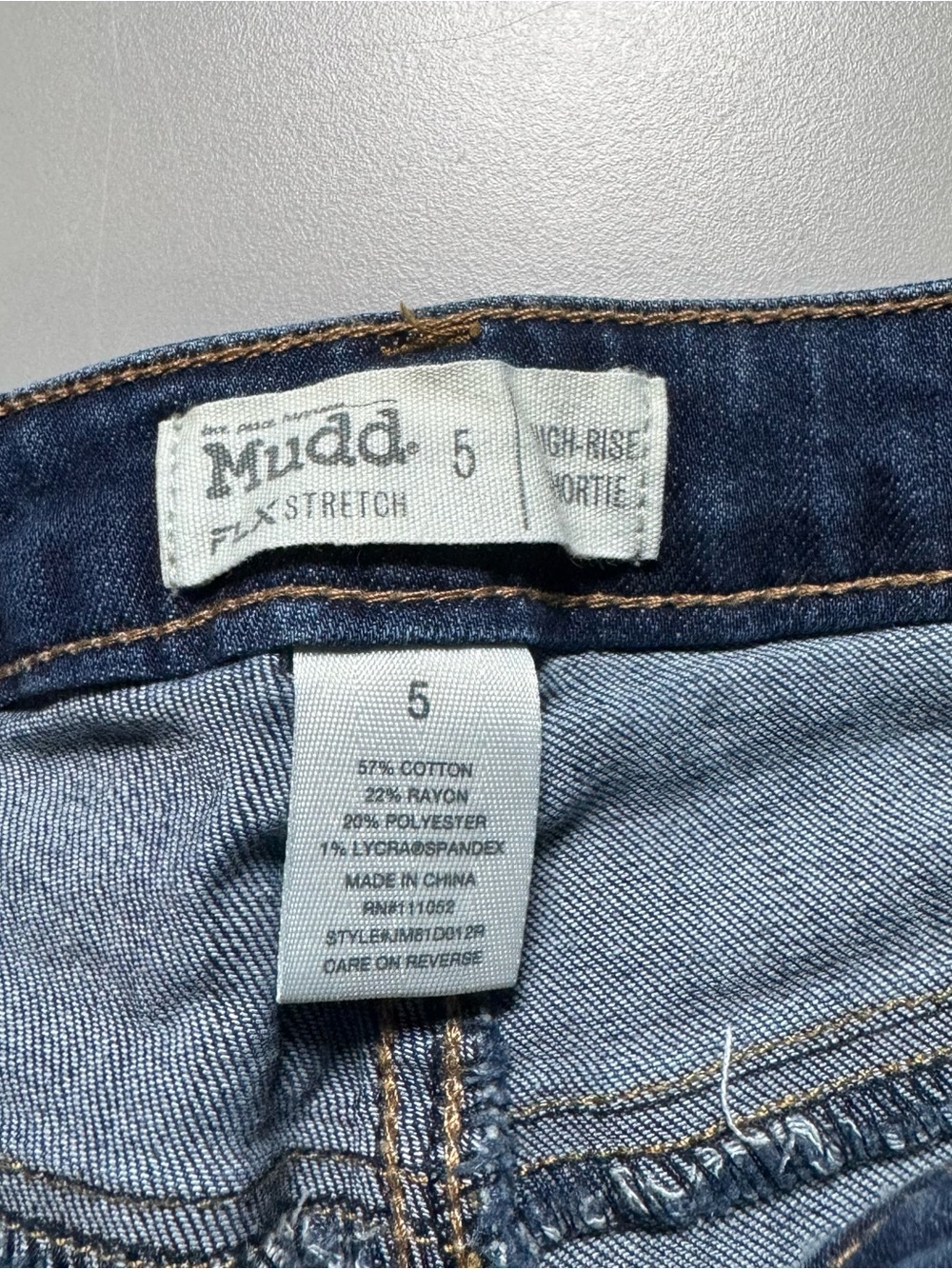Mudd 5 ripped denim embroidered pockets shortie shorts - Picture 6 of 6